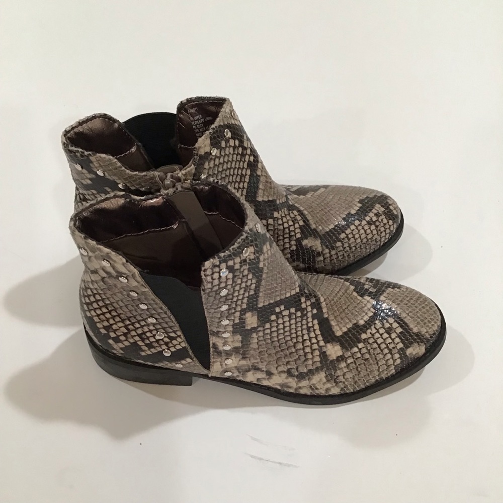 Did madden studded reptile animal print Chelsea booties size 4